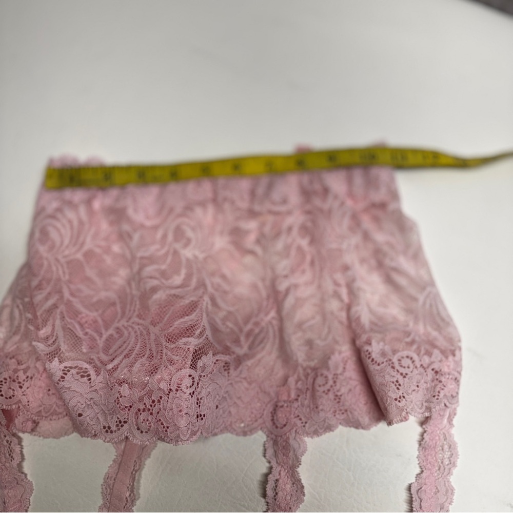 NWT Y2K Victoria's Secret Pink Lace Skirted Thong Removable Garter Straps, S - Picture 9 of 9